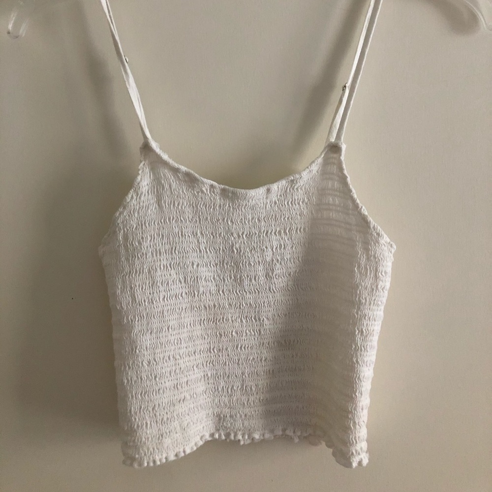 Tank top with ruffled fabric